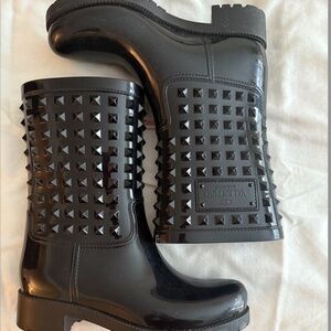 VALENTINO STUDDED RUBBER RAIN BOOTS